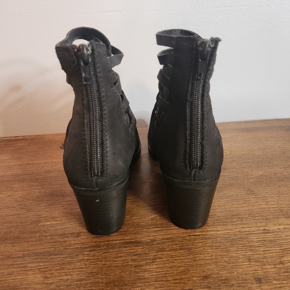 Women's Black Ankle Boots Arizona Jean Heels Size 7M. 2.5 Heel Height - Picture 5 of 9